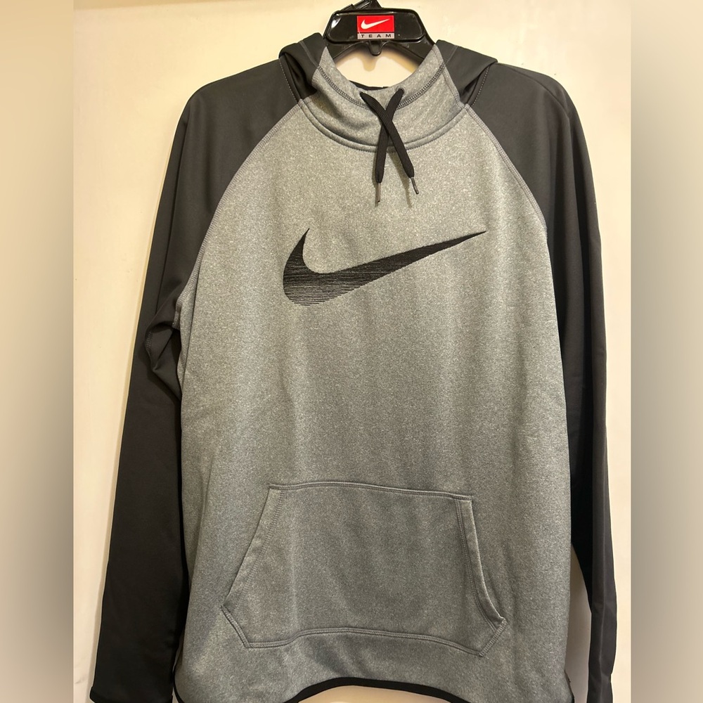 Like New Women’s Nike Therma Fit Heather & Charcoal Gray W/Black Hoodie, Sz XL